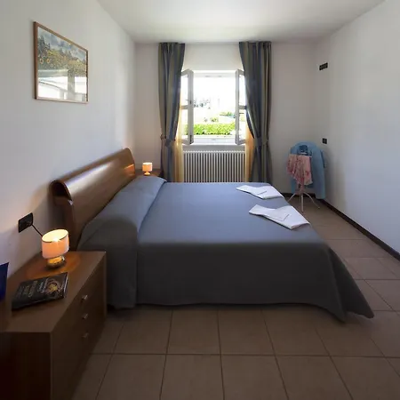 Corte Delle Rose Lägenhetshotell Garda (Verona)