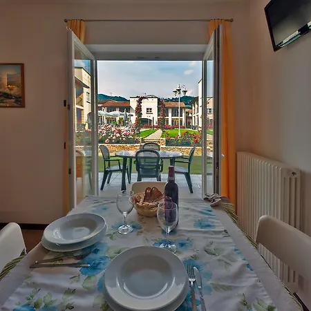 Corte Delle Rose 3* Garda (Verona)