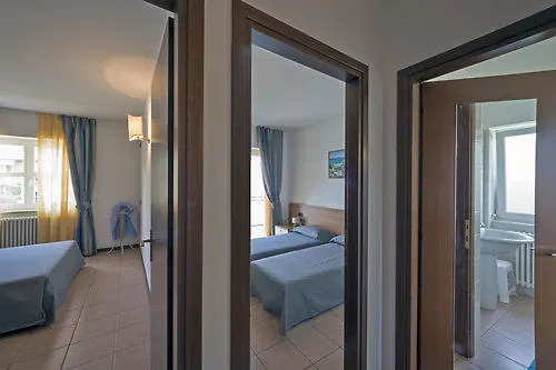 Corte Delle Rose Apartmanhotel Garda