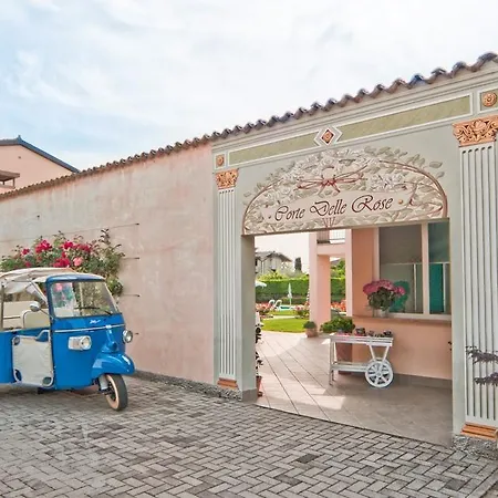 Corte Delle Rose Aparthotel 3*