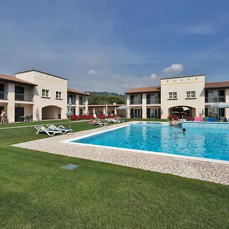 Aparthotel Corte Delle Rose Garda (Verona)