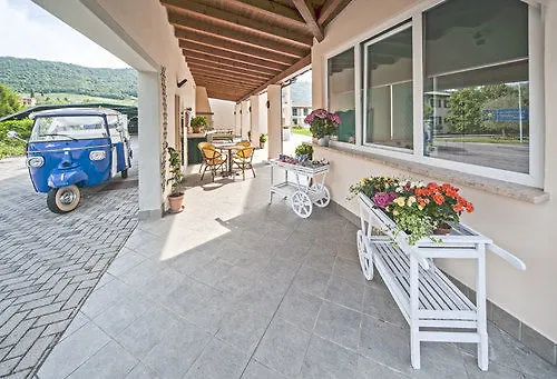 Corte Delle Rose 4* 加尔达