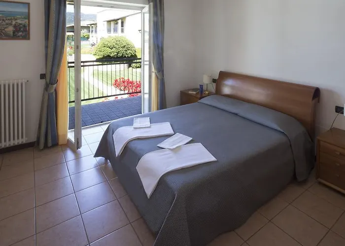 Corte Delle Rose 公寓式酒店 加尔达