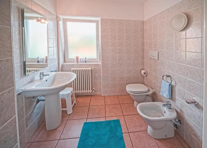 Corte Delle Rose 公寓式酒店 加尔达