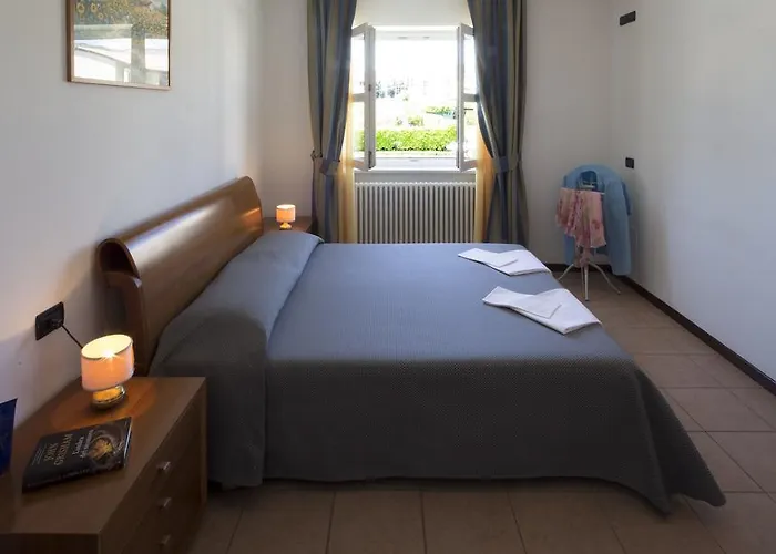 Corte Delle Rose 公寓式酒店 加尔达